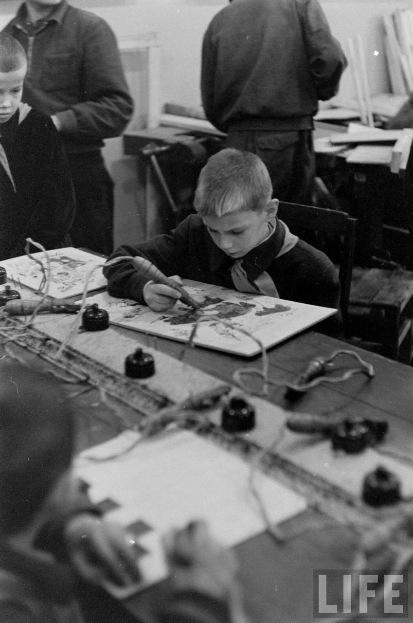 50年代苏联老照片 莫斯科的小学生 学习条件挺不错