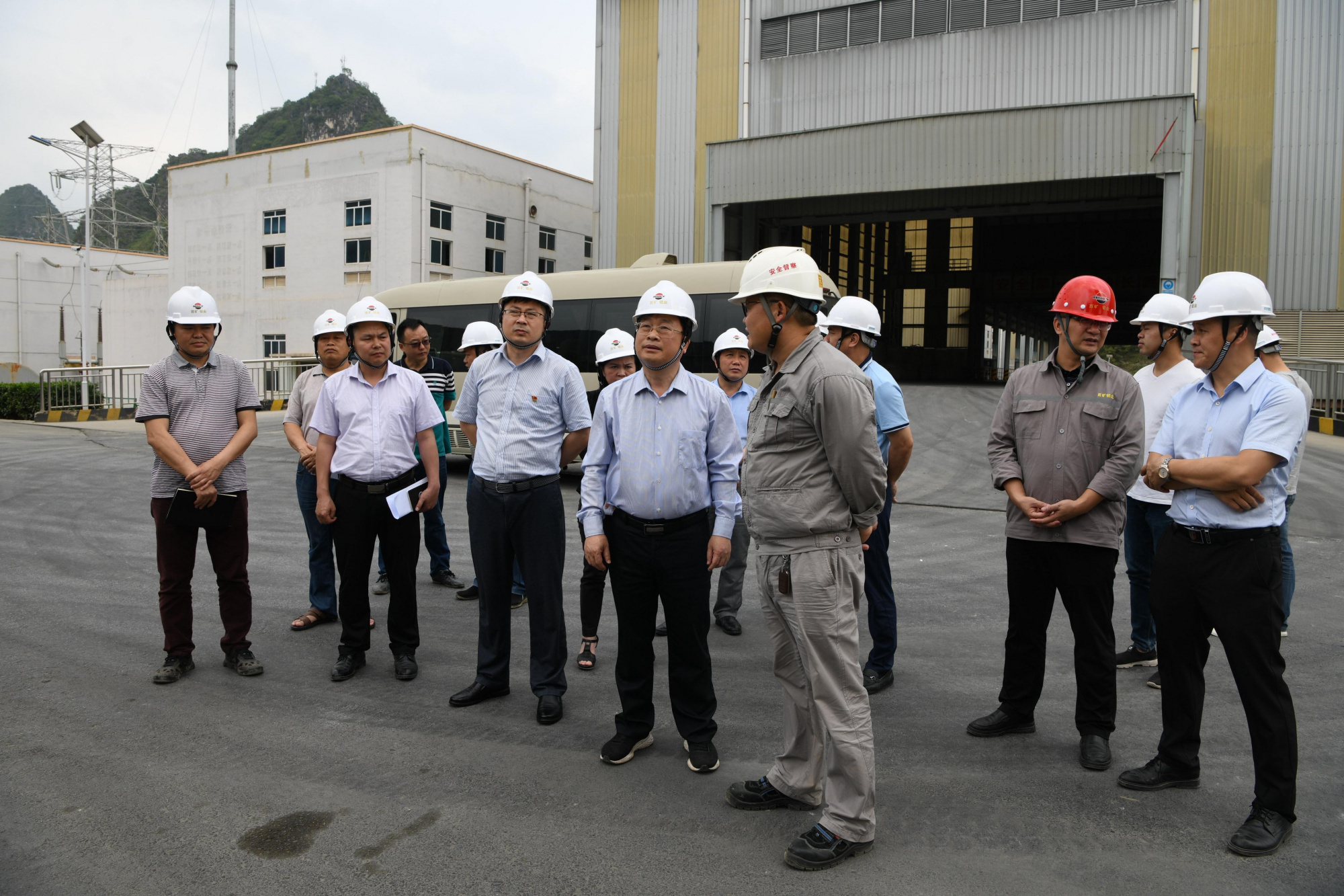 石永超到马隘铝产业园现场办公检查调研企业环保工作