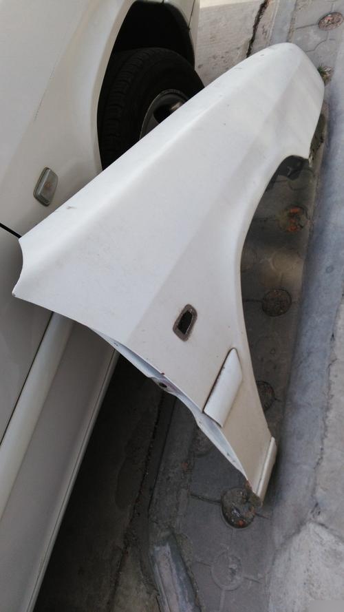 Right front fender reinforcement