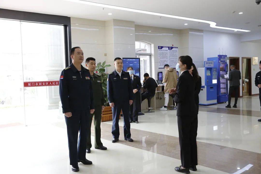 解放军福州军事法院大校院长曾建清一行到同安法院调研交流