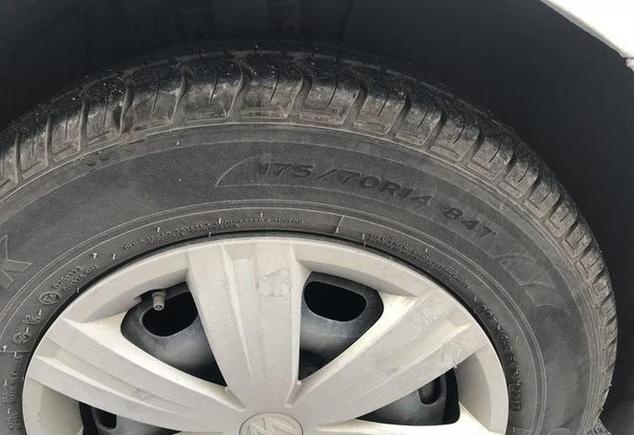 175/70r14轮胎气压多少合适