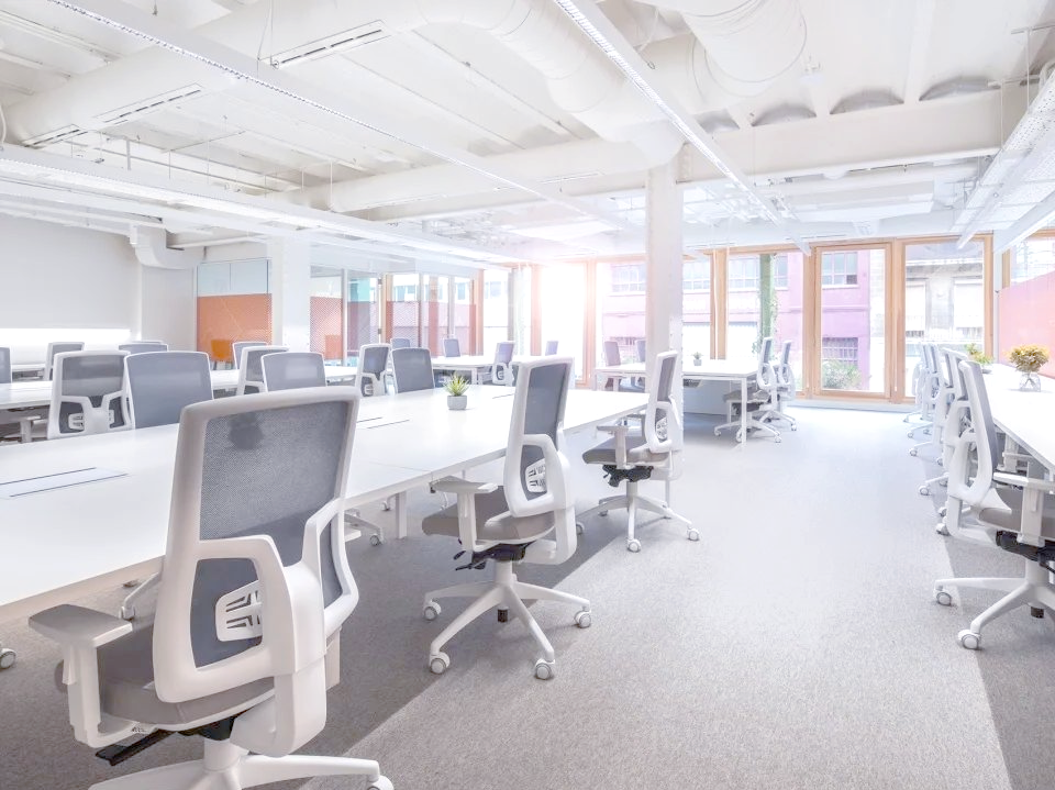 大型科创&middot;办公园区：不同尺度、层次丰富的立体功能布局，极简现代的立面设计