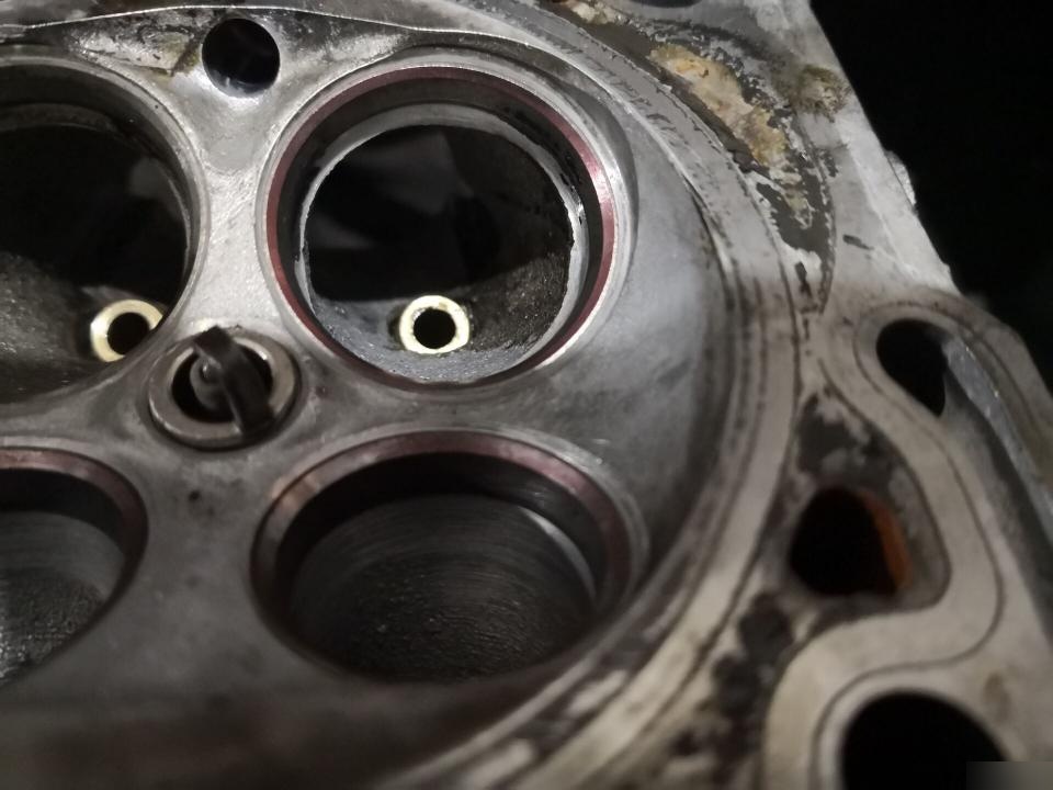 汽车发动机气门顶了怎么回事