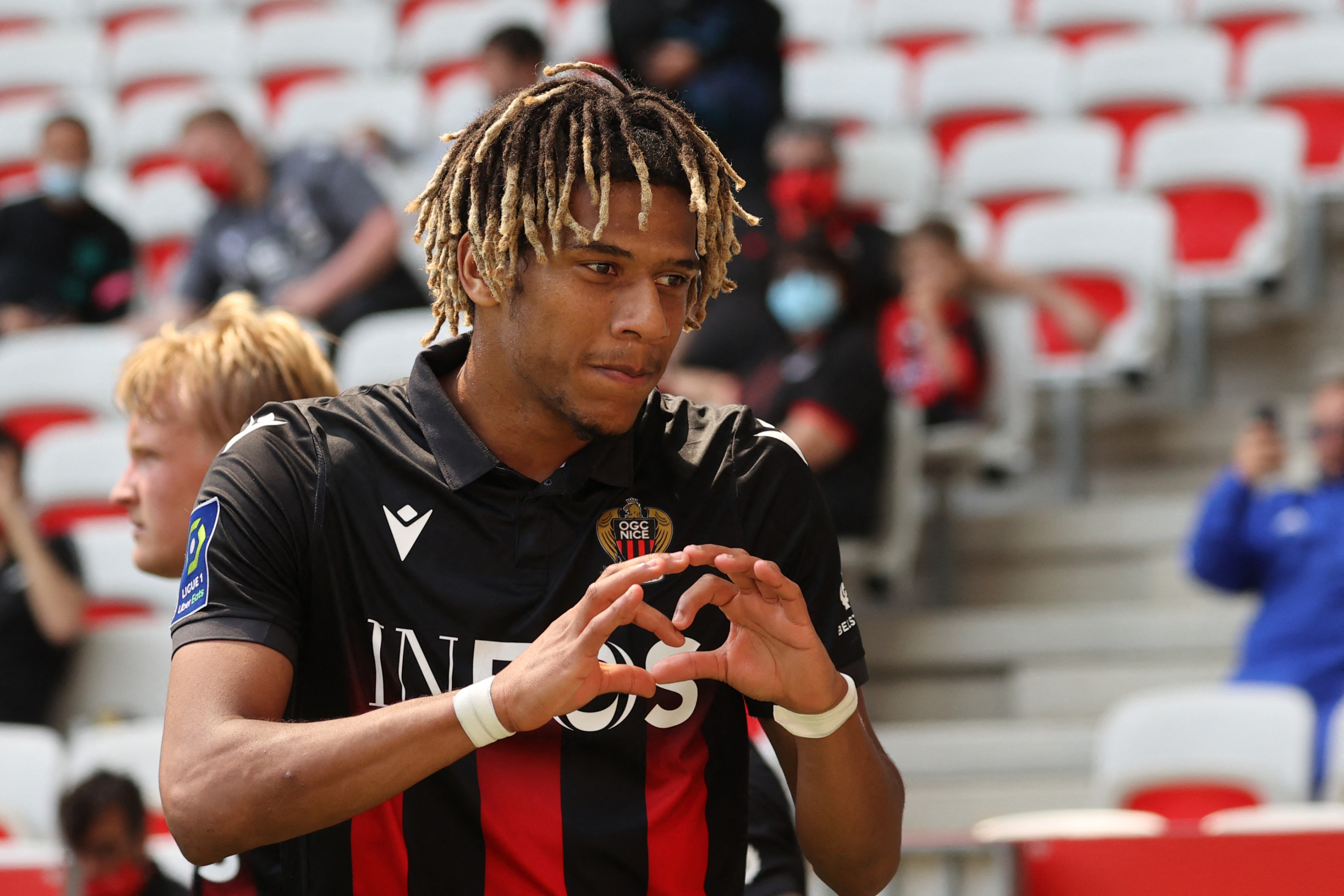 曼联8000万先生正式离队!顶级中卫来投,青木归队在即