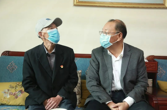 马吉孝在慰问全国劳模时强调大力弘扬劳模精神 充分发挥模范作用