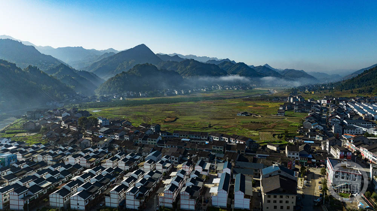 重庆秀山:初冬山乡美如画