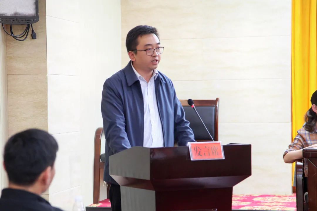 古丈县法院党组书记,院长李智伟在全县深化"放管服"改革优化营商环境