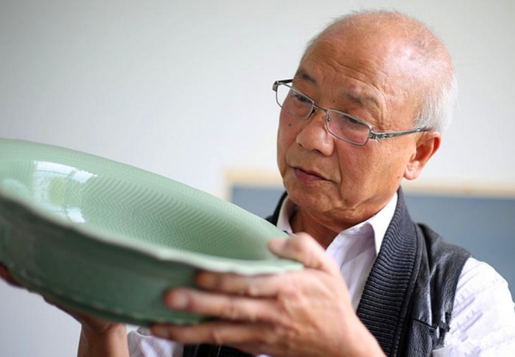 中国工艺美术大师介绍-徐朝兴