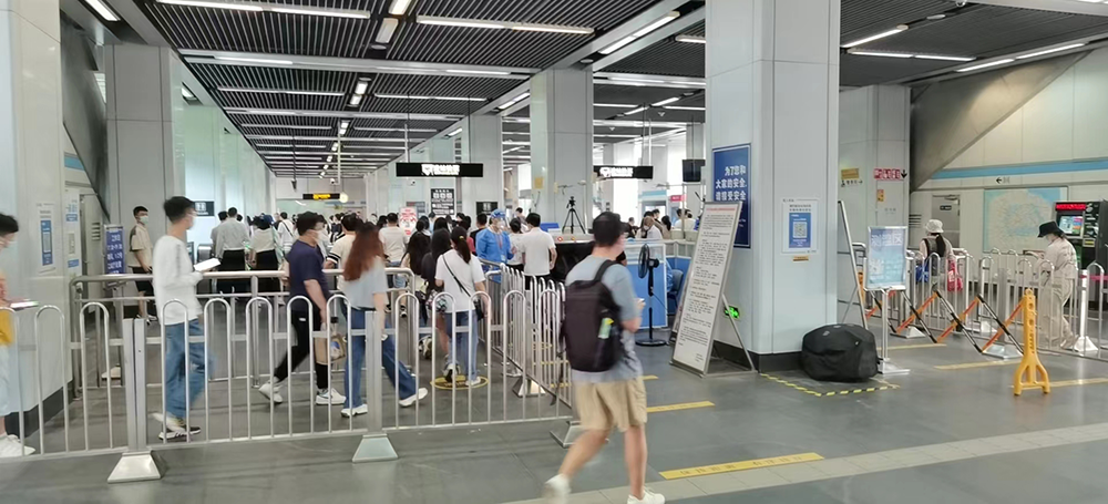 泗泾站早高峰进站客流大,上海地铁:优化验码流程,采取绕行限流