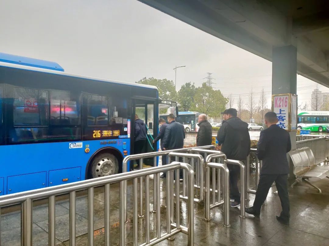 本月起,增加配车,加密班次!嘉善公交提高运力保障早晚高峰出行需求