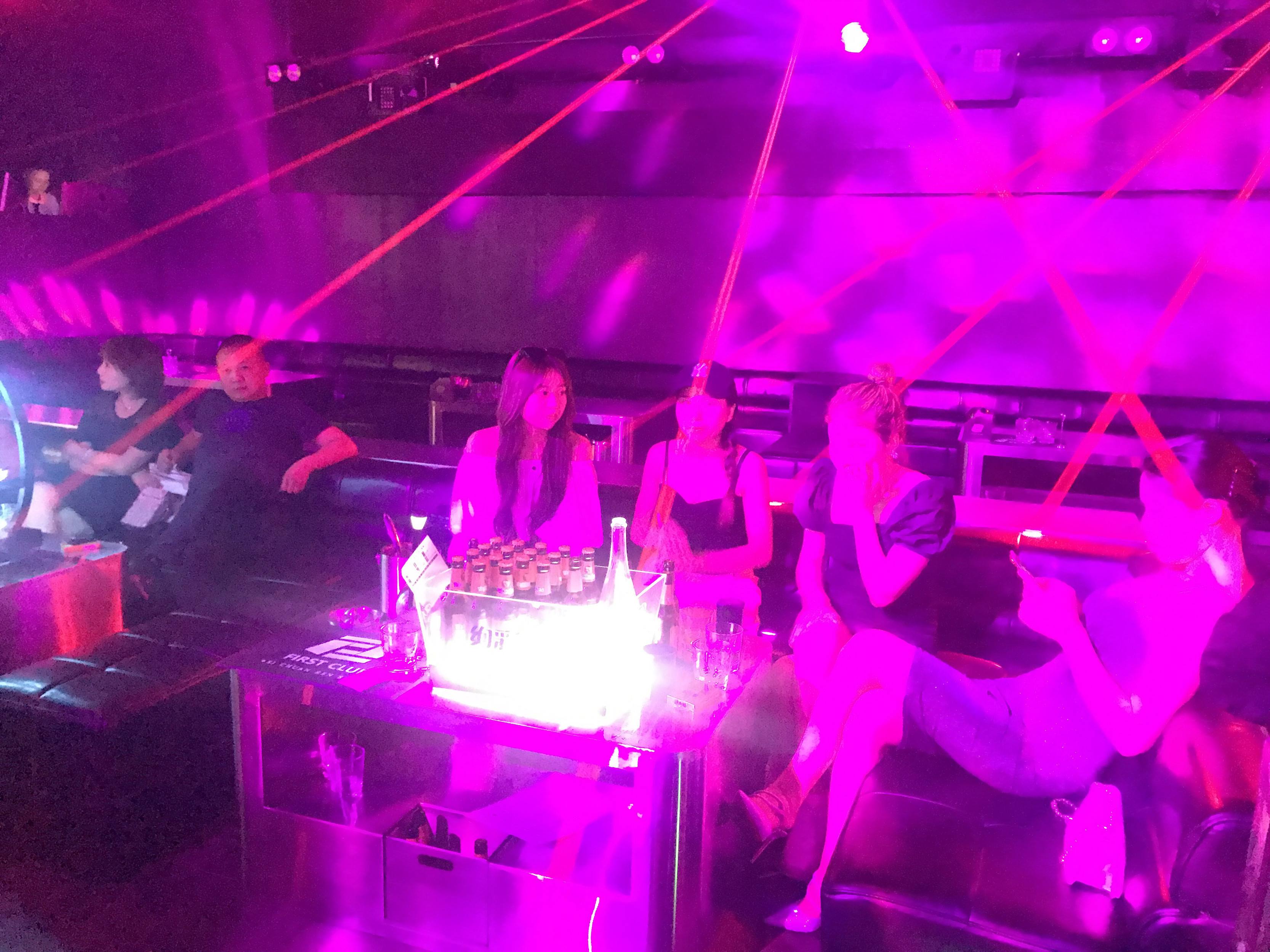 石家庄first酒吧订台