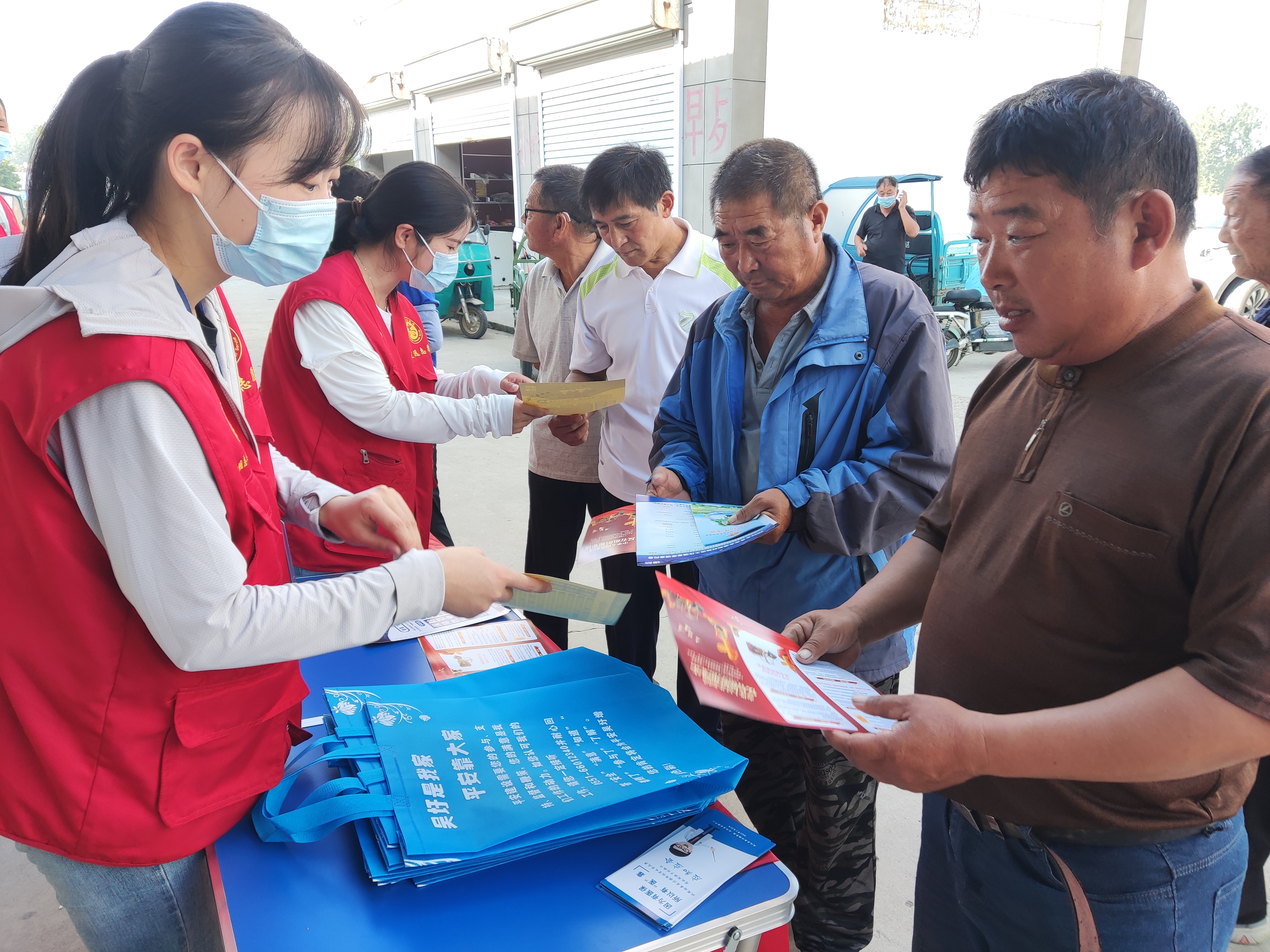 定远县吴圩镇多举措开展十大"暖民心"行动宣传活动