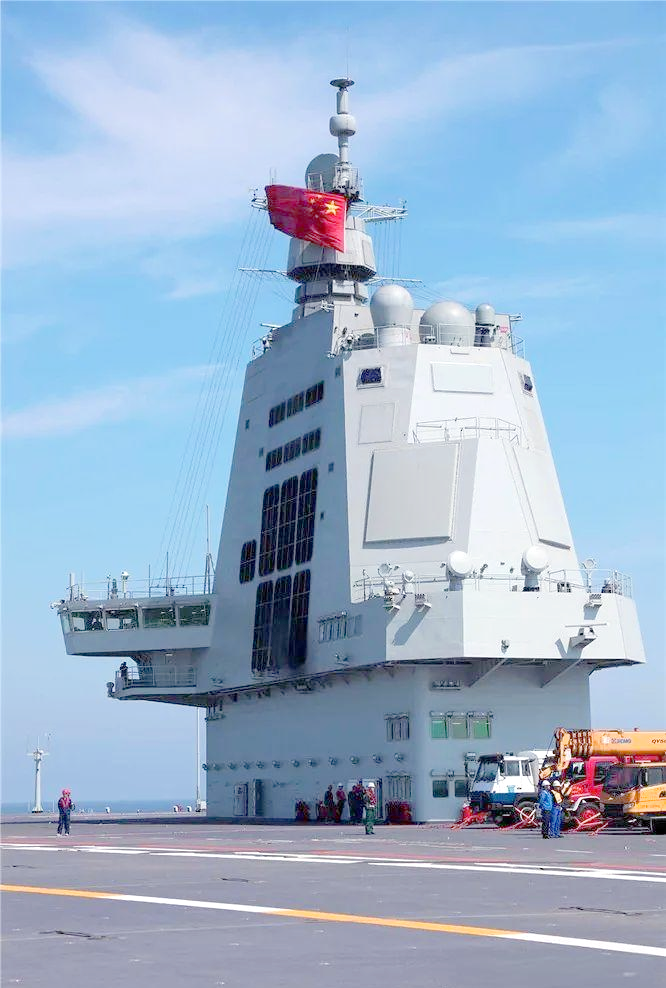 高清大图展示:海军福建舰成功完成首次航行试验
