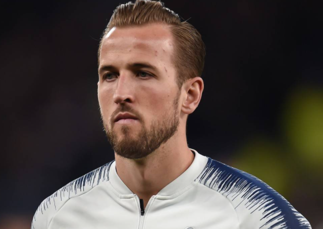 凯恩罢训,列维开始回击,将重罚英格兰前锋,离队拉锯战愈演愈烈