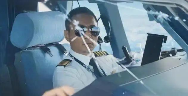 《中国机长》(the captain)事故应急处置分析