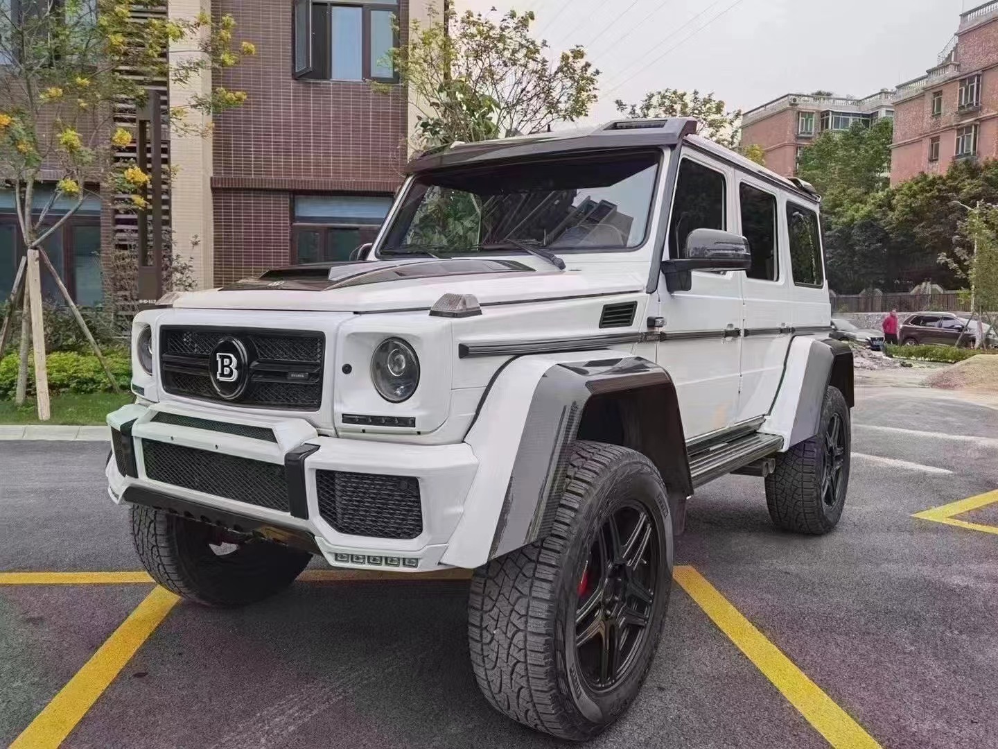 17年奔驰巴博斯g500 4x4全款125万,有着地表最强suv车型的称号