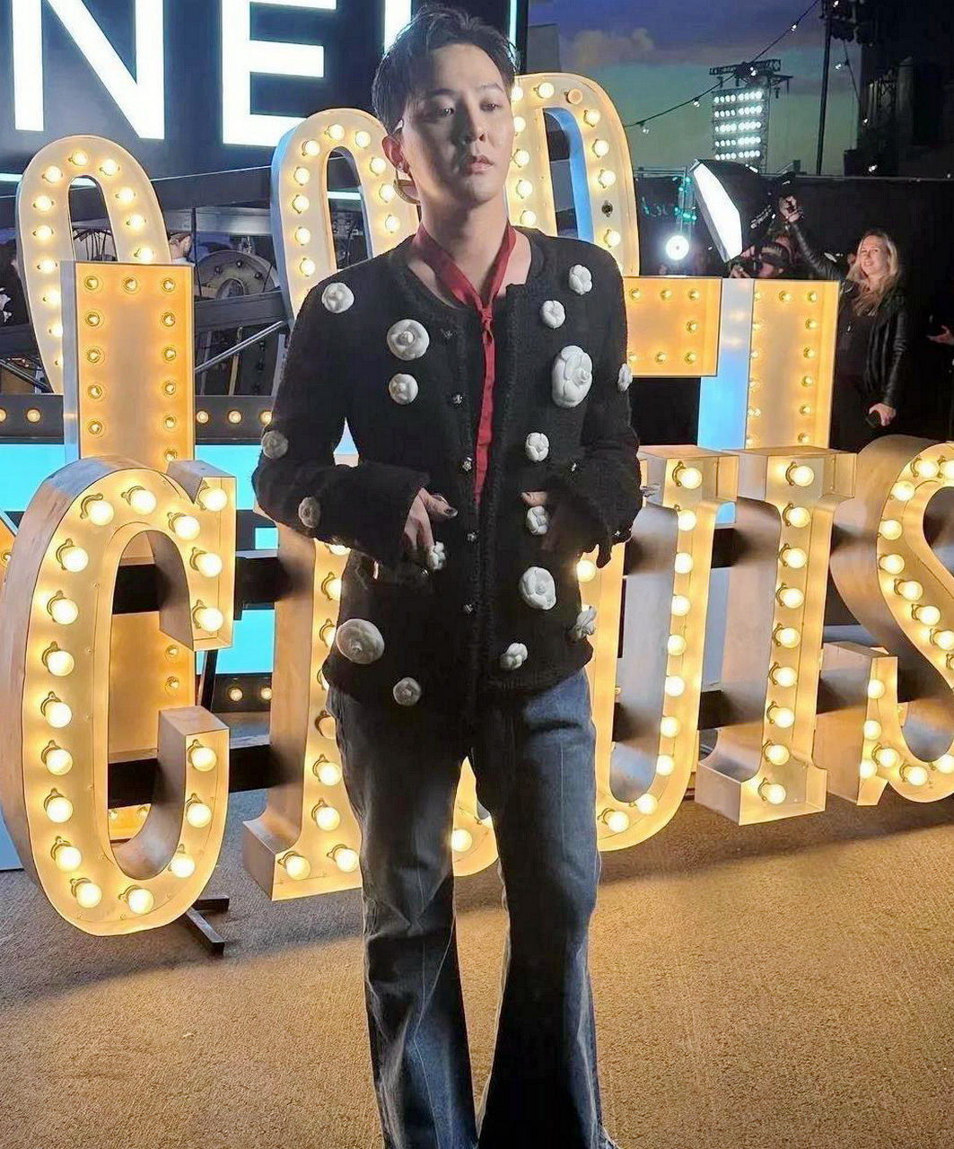 感觉权志龙没什么时尚感,怎么那么多明星模仿他的衣服.