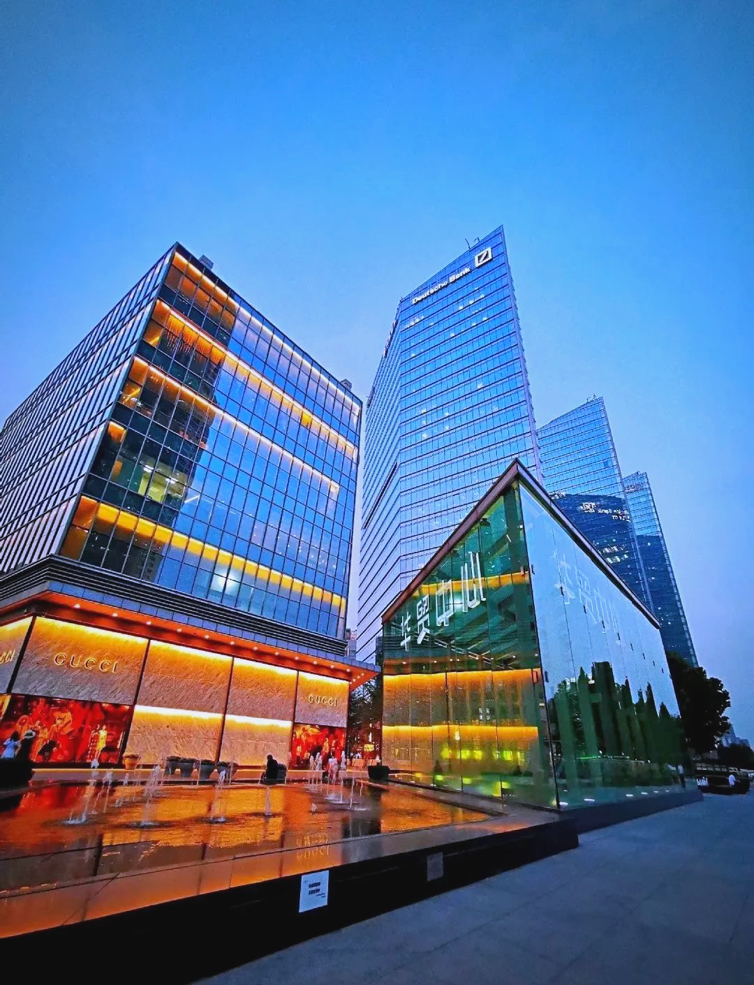 世界级商圈华贸如何持续"领跑"?