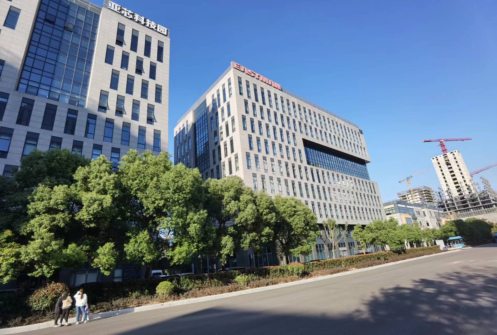 张江亚芯科技园180至3000平精装修办公室