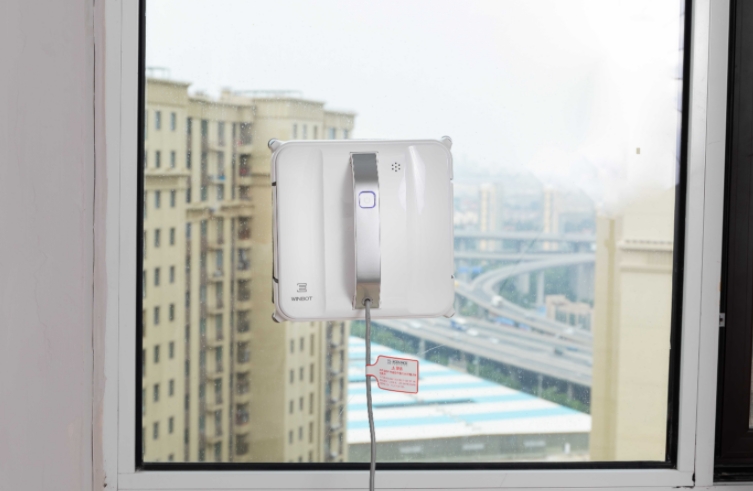 科沃斯w880自动擦玻璃机器人怎么样?好用吗?擦窗机器人试用评测