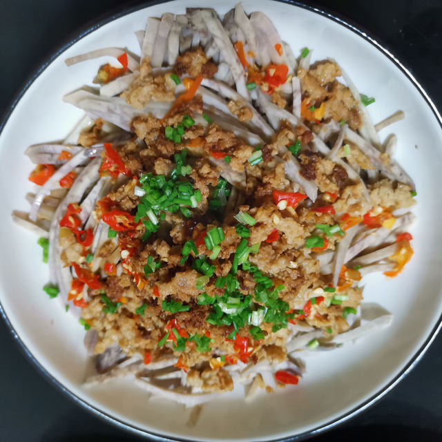 香芋丝蒸肉末,香糯美味,老少皆宜