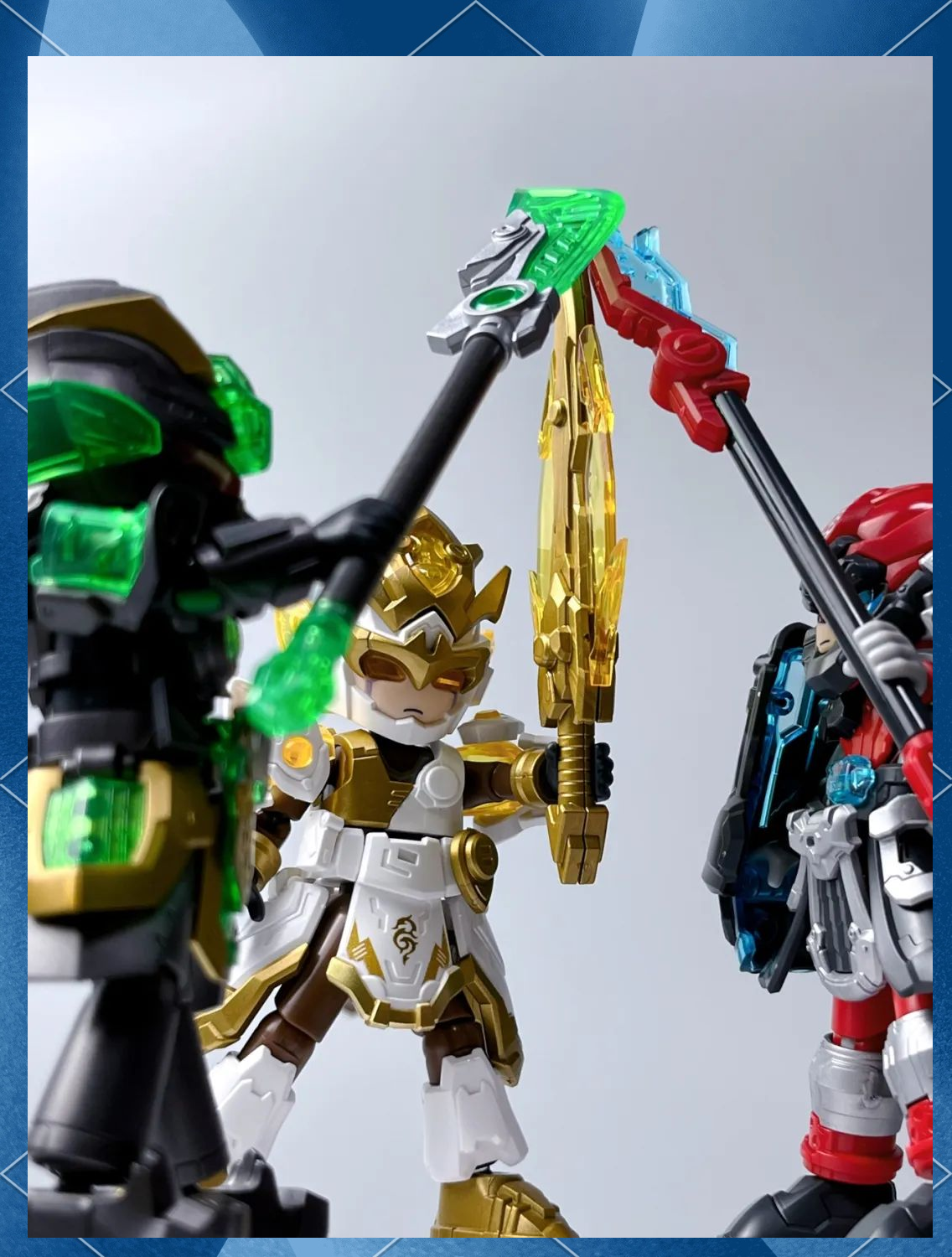 这身装扮,手持盾牌与激光丈八蛇矛,难怪子龙会呼救"翼德救我!