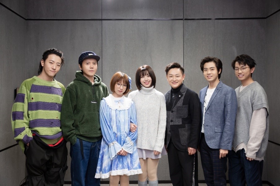 刘人语戴景耀徐方舟《声恋时代》开播,甜宠互动共谱声音恋曲