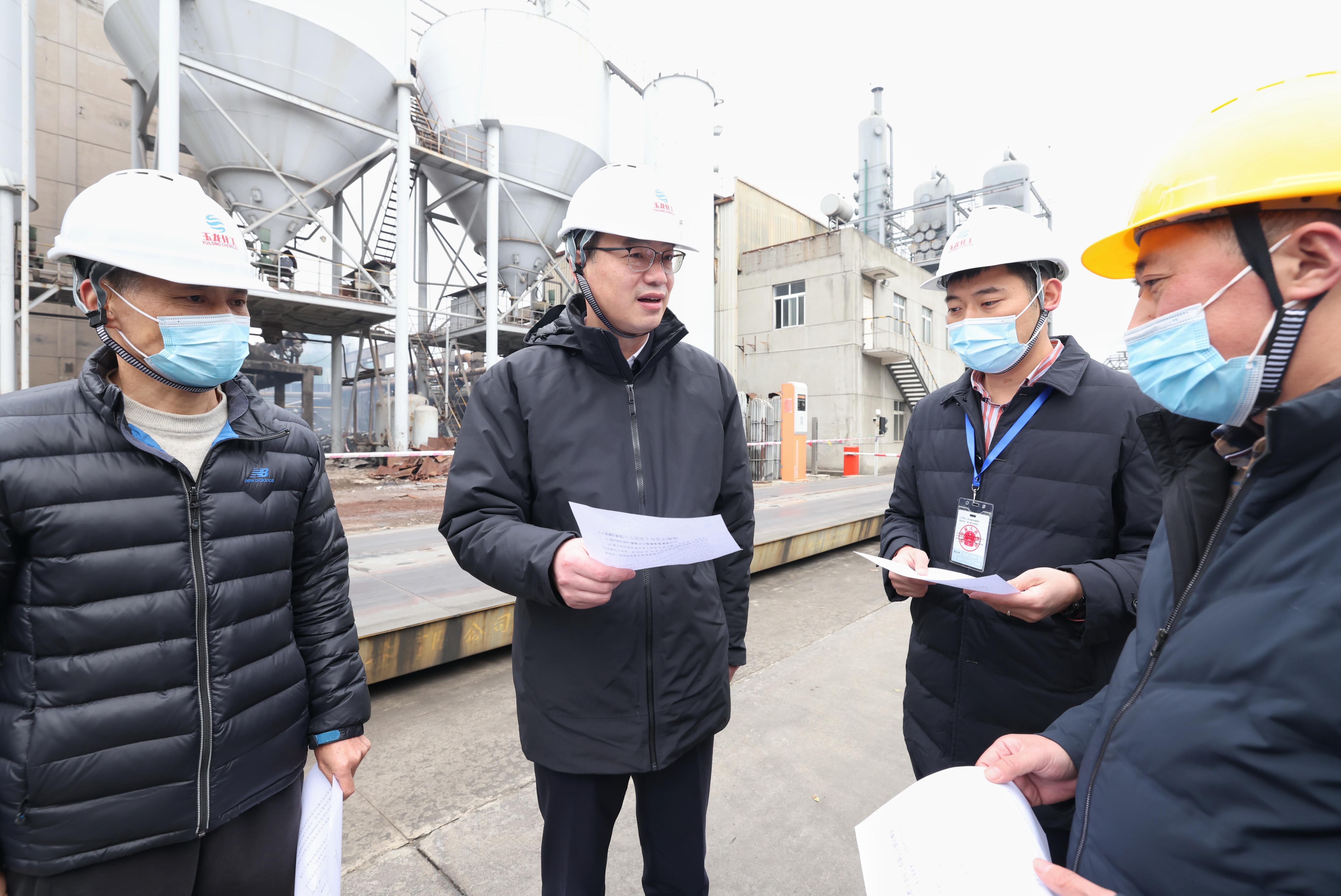 夏凤俭在成都检查春节期间安全生产工作