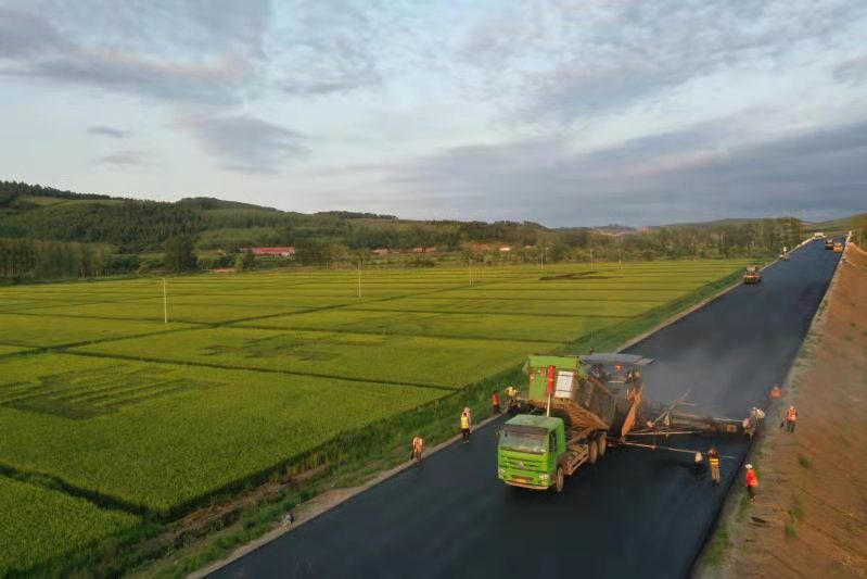 丹阿公路鸡穆界至鸡西段高铁连接线项目主体完工