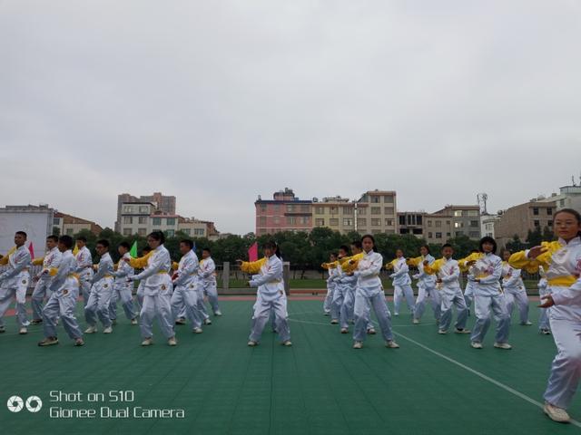 我运动 我快乐——麒麟区三中第21届冬季运动会开幕