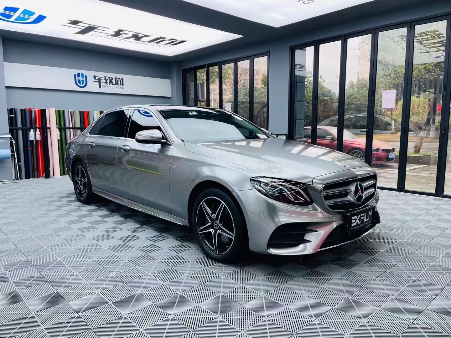 奔驰e300l-ekfilm改色膜液态金属银,流动的金属质感