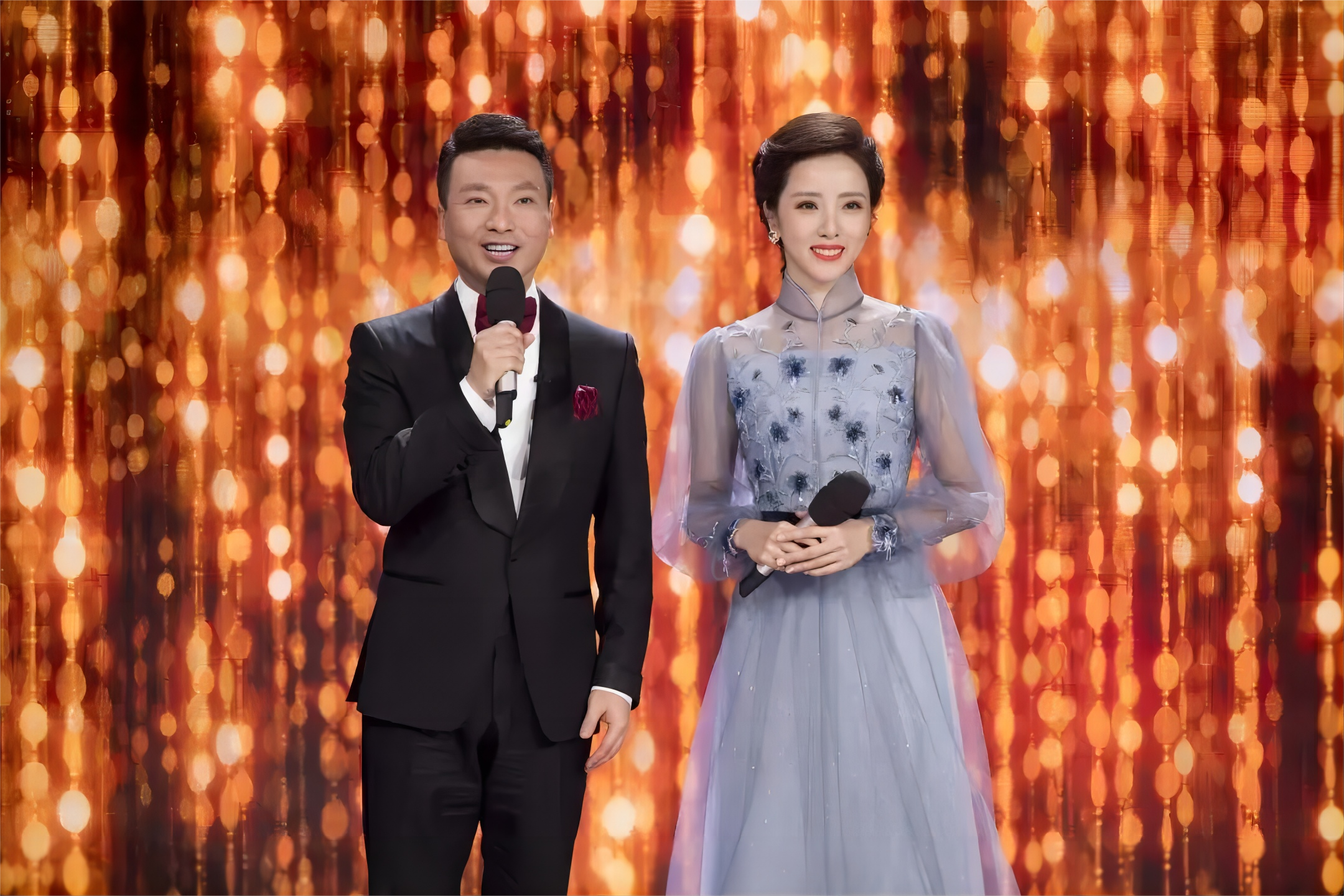 央视主持人新老更替,她成董卿接班人,李思思半年不出镜被淘汰