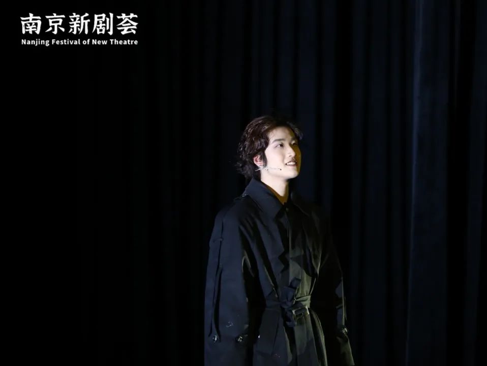 观众林洁表示,剧情反转不断,一直在刷新着认知.