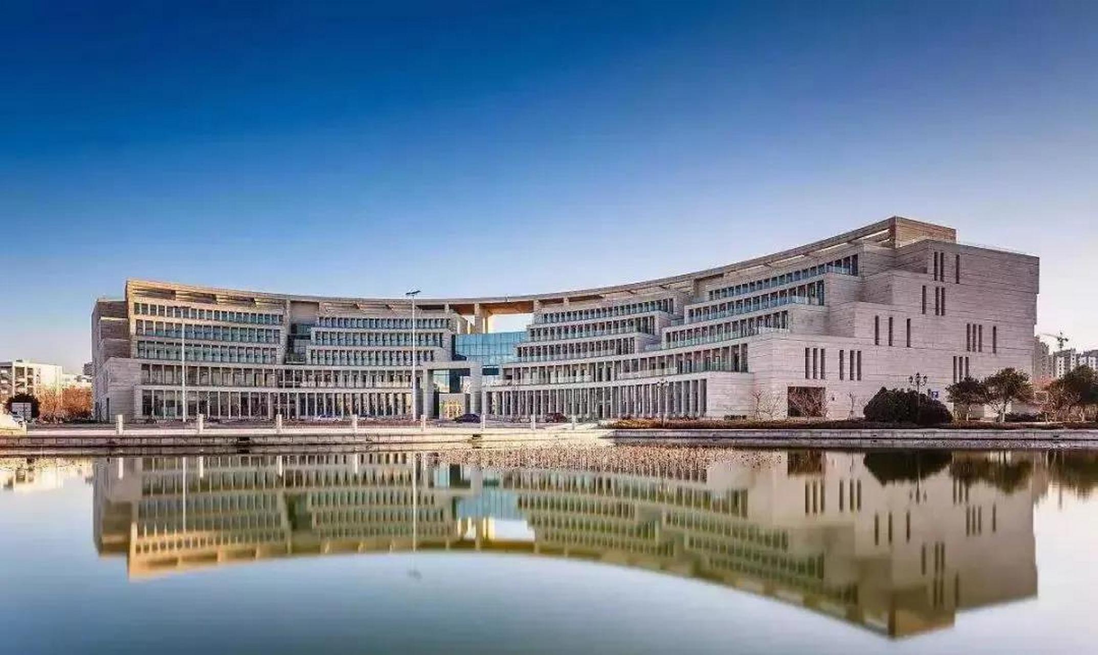 位于淄博的山东理工大学,多年前曾想迁往青岛,淄博市政府做了大量工作