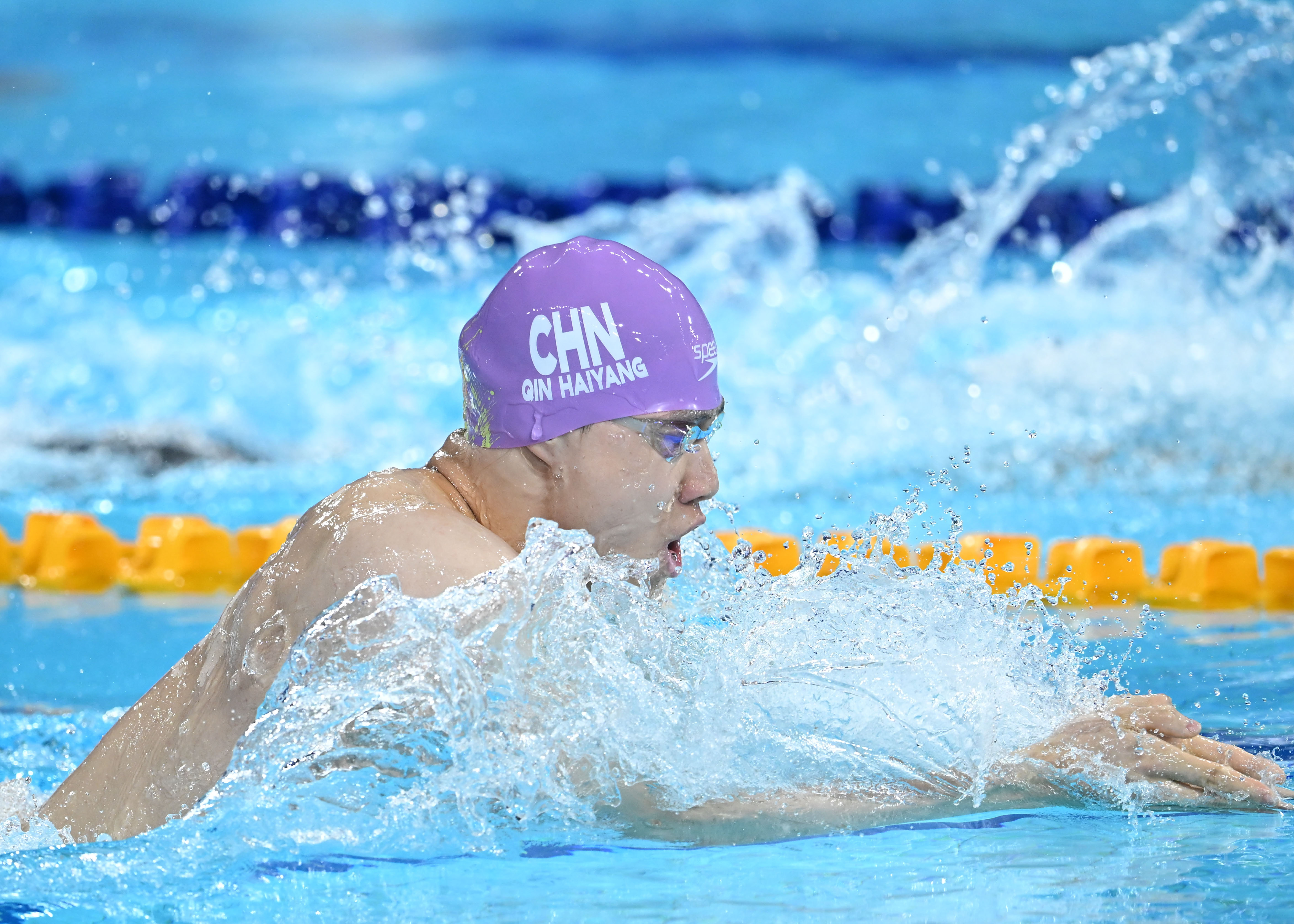 游泳——男子200米蛙泳:覃海洋夺冠