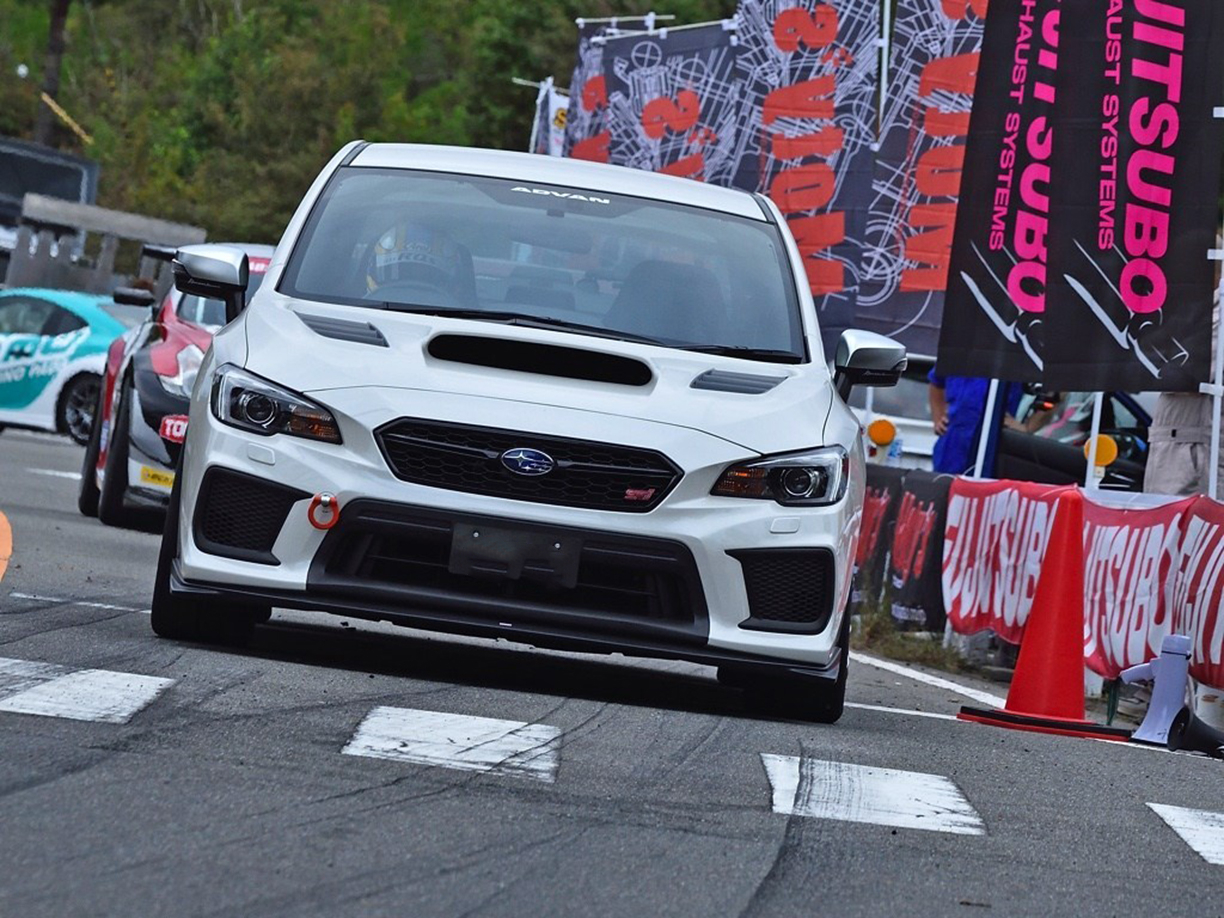 对于试驾这台改装版的斯巴鲁ej20我们的看法如下