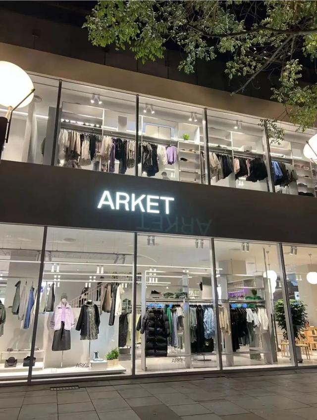 恶劣影响以及快时尚整体的没落,意味着h&m这个品牌在中国很难东山再起