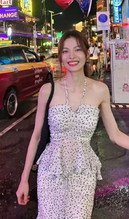 彪子是因为会拍照才转正的吗钟姐吃的真好啊