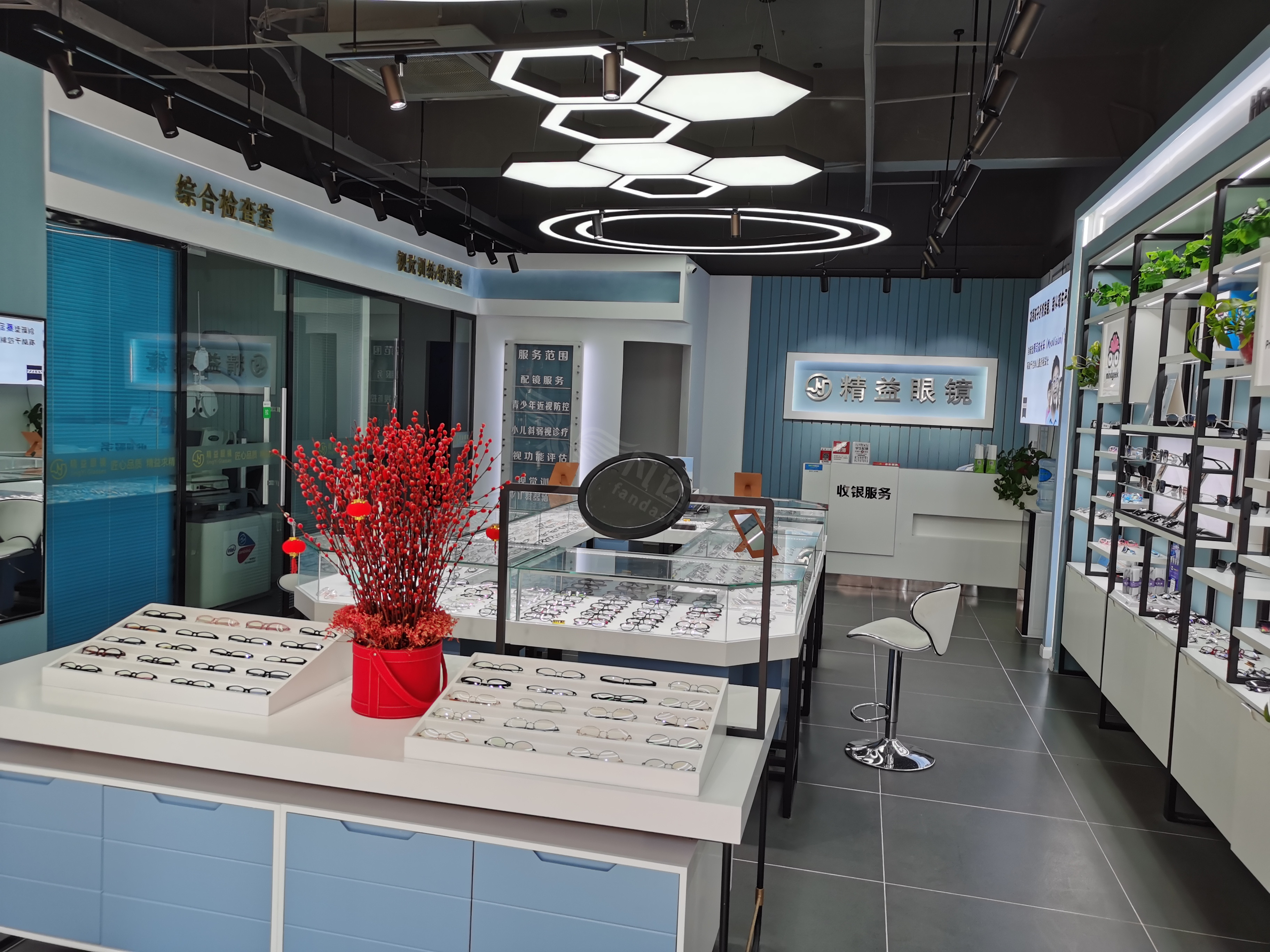 一个好的设计方案是眼镜店装修不可忽视的!