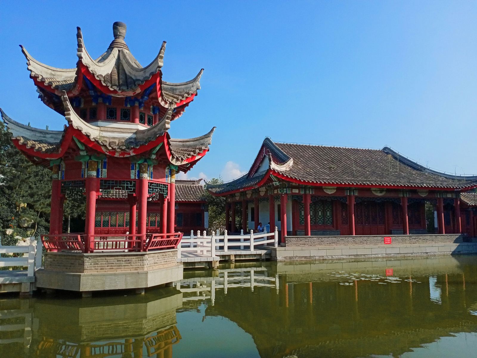 烟台芝罘区旅游景点推荐和介绍,如烟台黑尚莓酒庄-中现代化庄园