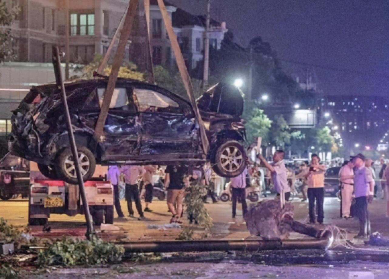 河南"玛莎拉蒂案"女司机被判无期:赔伤者600万,死者200万!双方和解