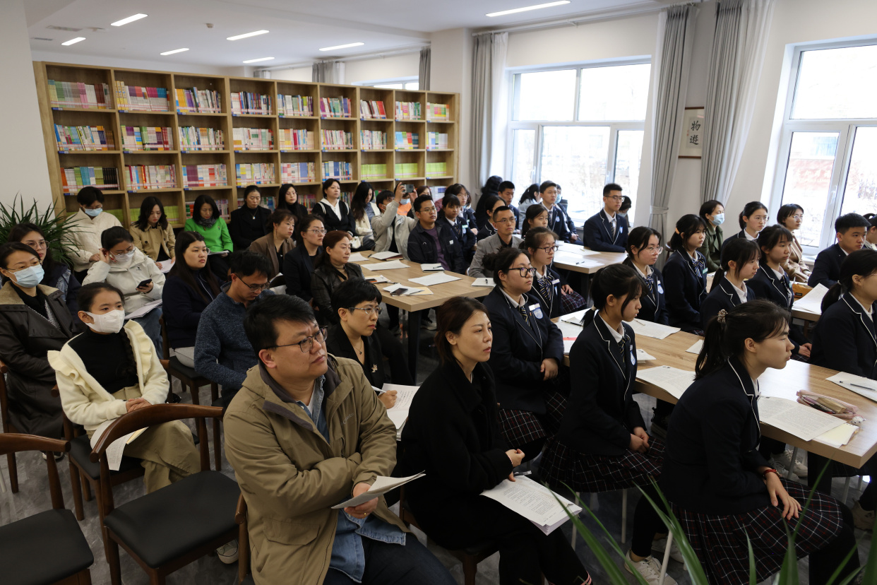长春外国语学校:阅读润泽青年师生的精神世界