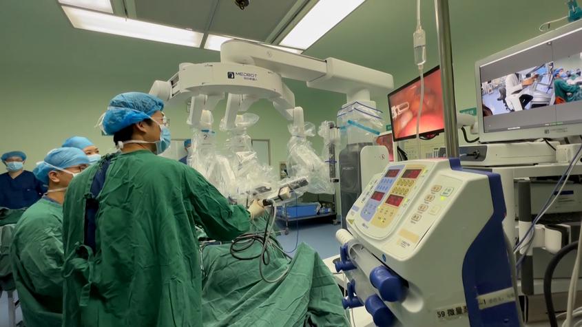 机器人手术让当地民众远程享受浙江优质医疗资源