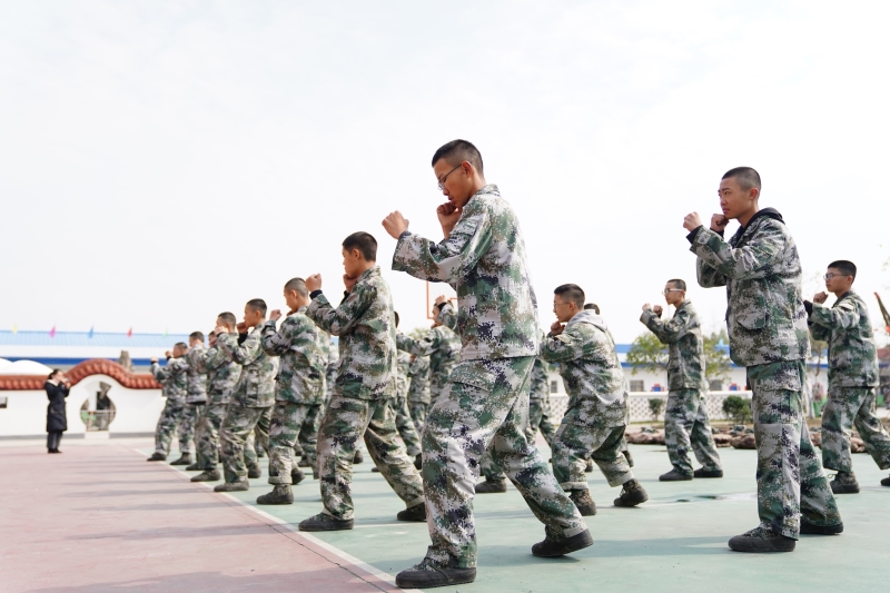 湖北武汉叛逆小孩军事化管理学校:孩子叛逆怎么办?