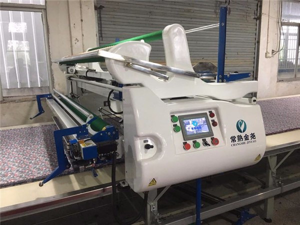 自动拉布机的上布机