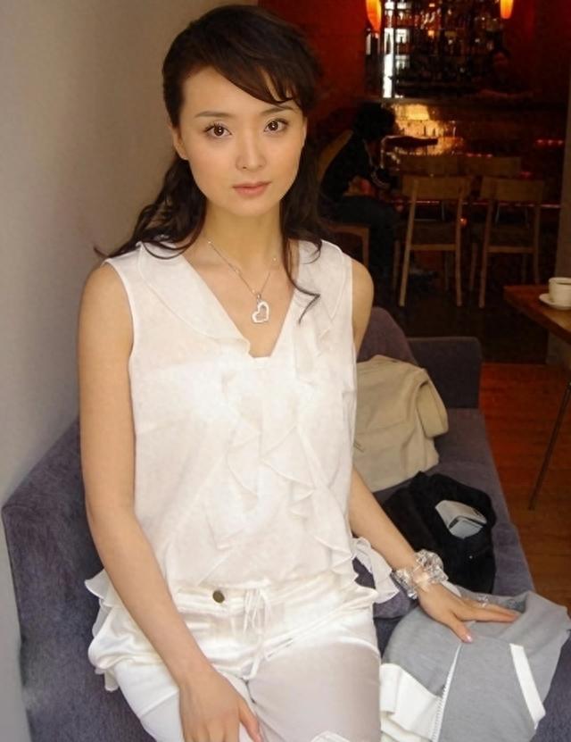 王艳:给清朝后裔婆婆端洗脚水,不是应该做的吗?