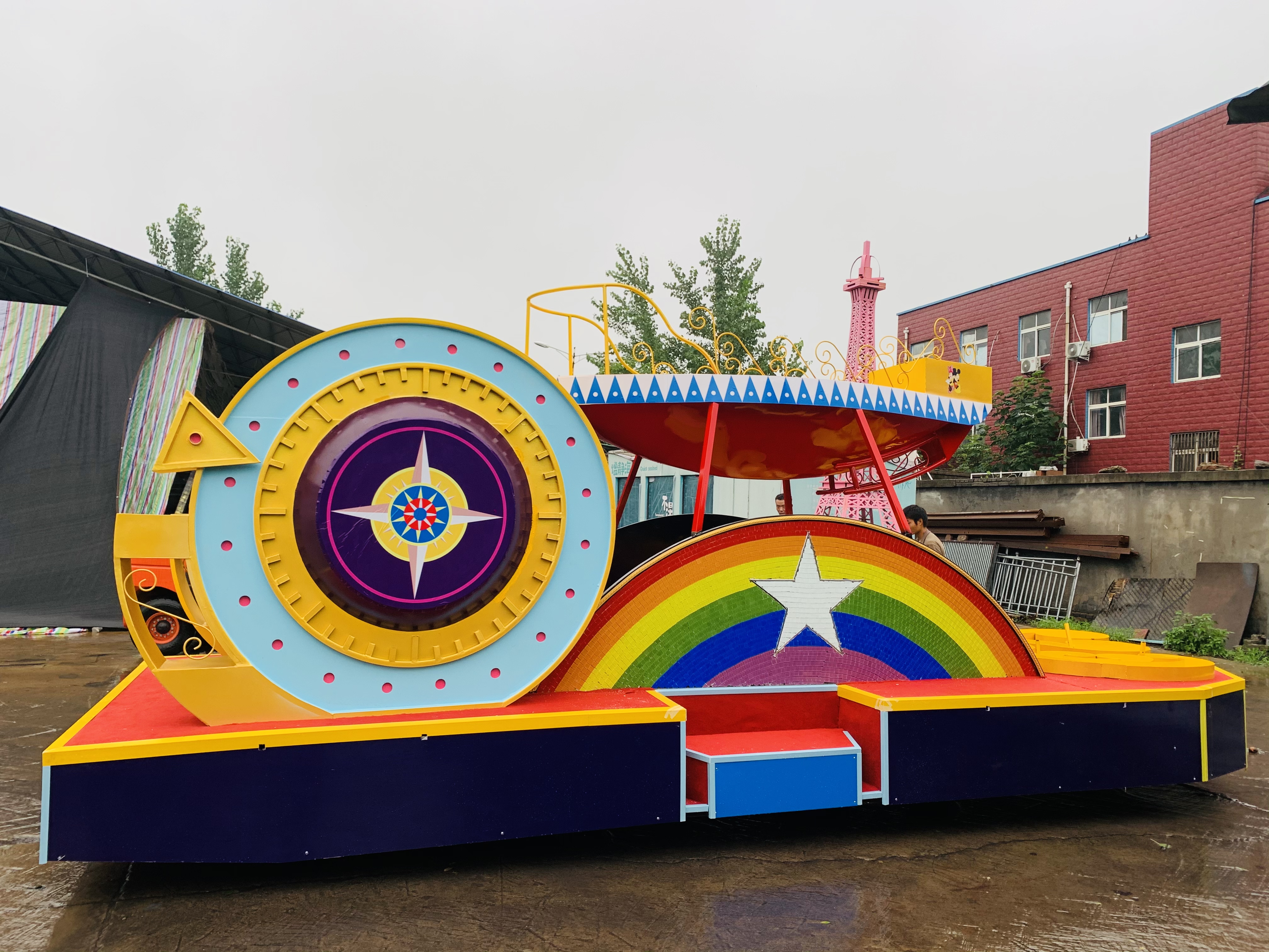 喜气洋洋电动巡游花车厂家 商场巡展巡游花车厂家