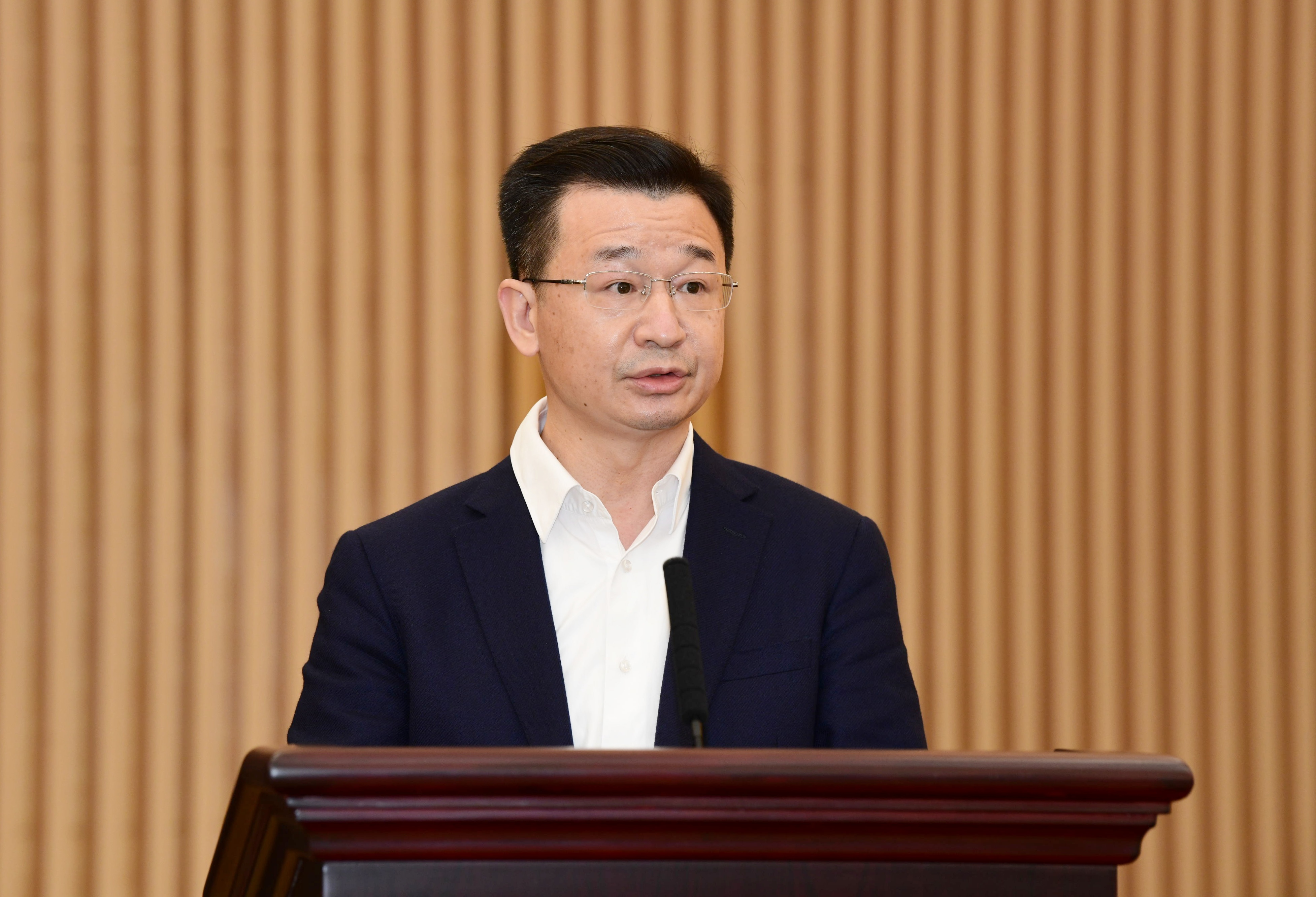 茂名市委书记庄悦群:巩固"主引擎"遍布"小引擎",实现兴县,强镇,富村