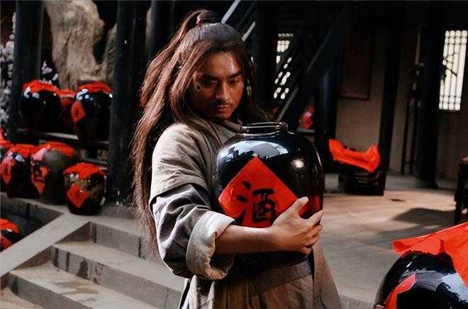 胡庆军//英雄喝酒喜用碗//文鑫国酒杯030