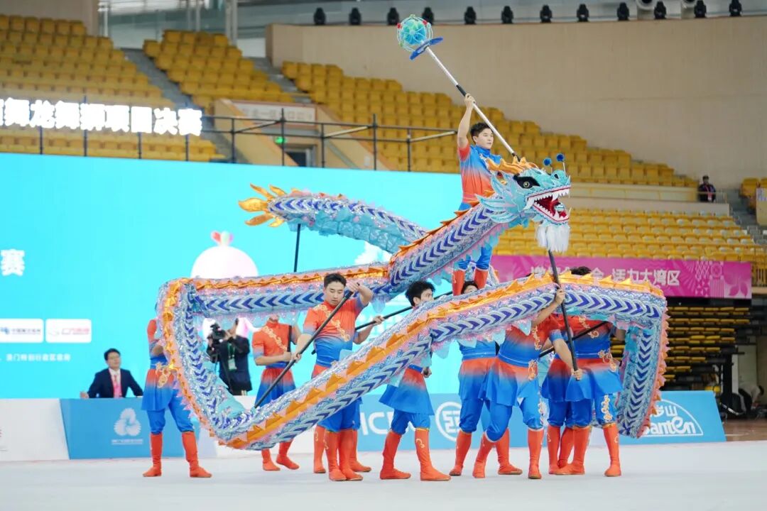 河南平顶山学院舞龙队 (2).jpg